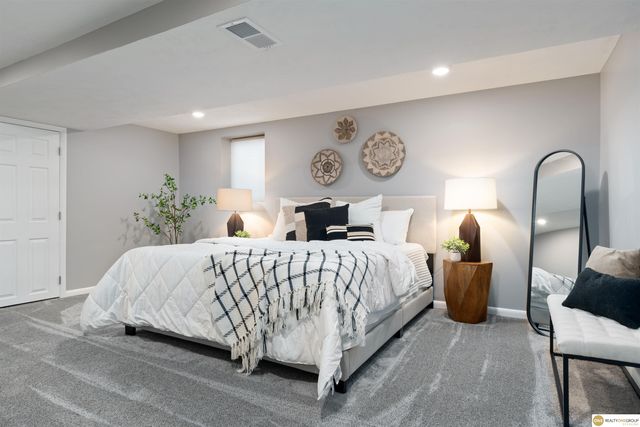 3709 - 3711 N 67th Avenue, Omaha, NE 68104