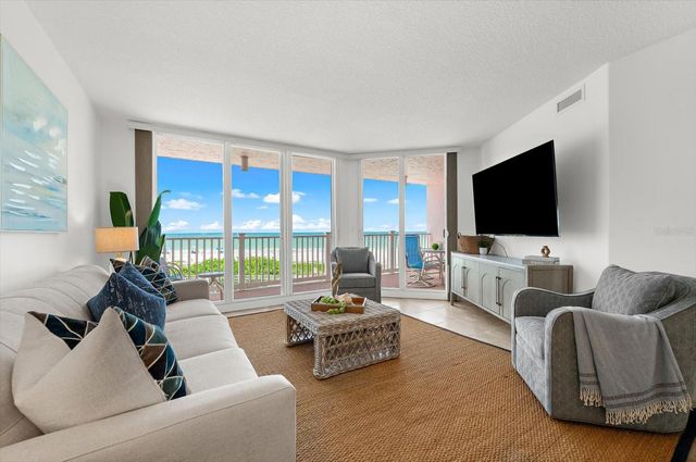 2600 GULF DRIVE N 33, Bradenton Beach, FL 34217