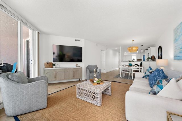 2600 GULF DRIVE N 33, Bradenton Beach, FL 34217
