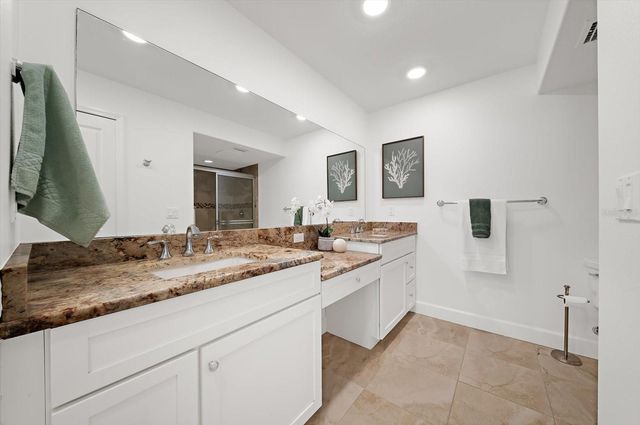 2600 GULF DRIVE N 33, Bradenton Beach, FL 34217