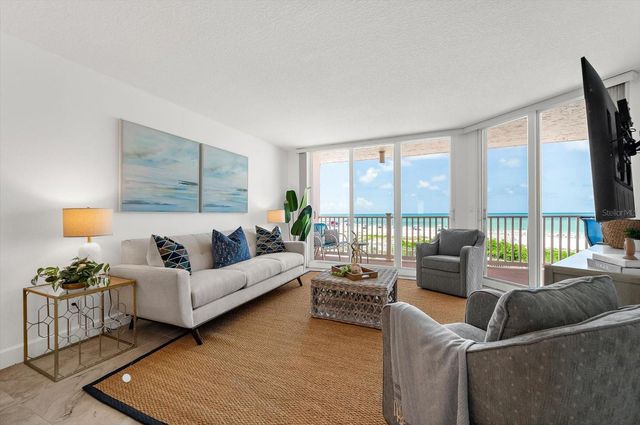 2600 GULF DRIVE N 33, Bradenton Beach, FL 34217