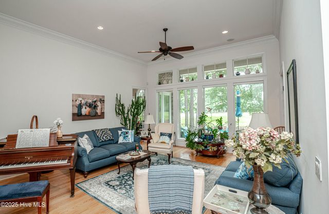 537 Gladstone Circle SW, Ocean Isle Beach, NC 28469