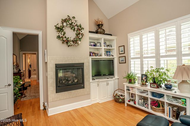 537 Gladstone Circle SW, Ocean Isle Beach, NC 28469