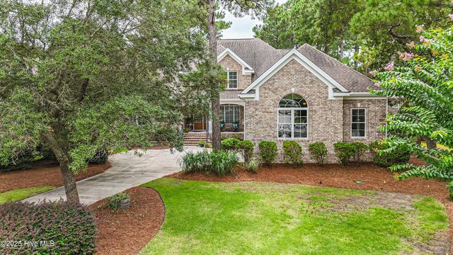 537 Gladstone Circle SW, Ocean Isle Beach, NC 28469