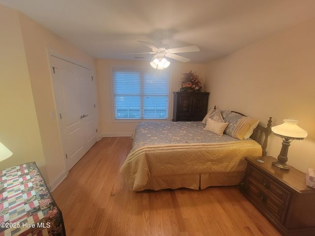 537 Gladstone Circle SW, Ocean Isle Beach, NC 28469