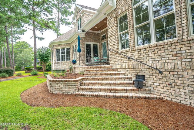 537 Gladstone Circle SW, Ocean Isle Beach, NC 28469