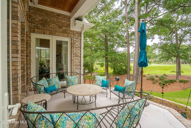 537 Gladstone Circle SW, Ocean Isle Beach, NC 28469