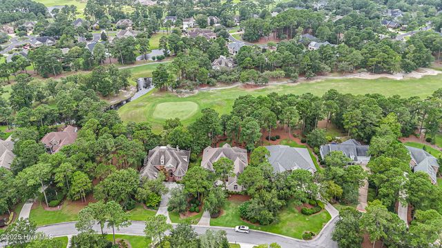 537 Gladstone Circle SW, Ocean Isle Beach, NC 28469