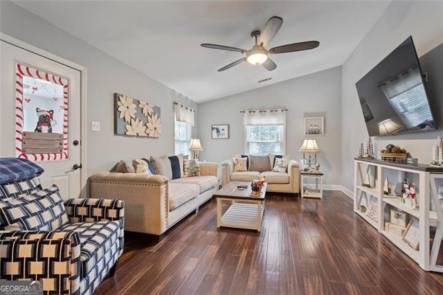 505 WYNCOURTNEY NE, Sandy Springs, GA 30328