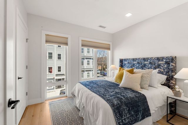 287 Maverick Street 201, Boston, MA 02128