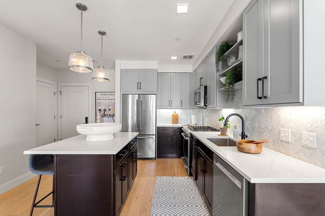 287 Maverick Street 201, Boston, MA 02128