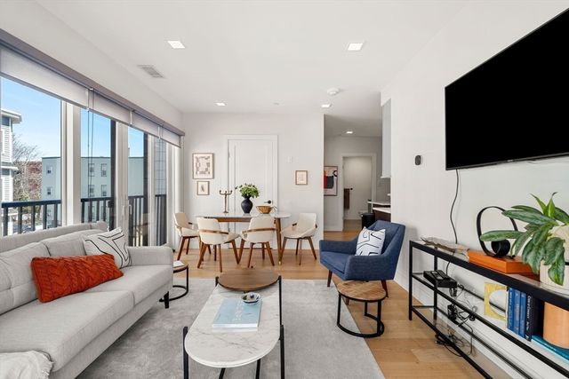 287 Maverick Street 201, Boston, MA 02128