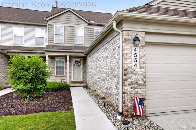 4554 Hunters Circle E, Canton Charter Township, MI 48188