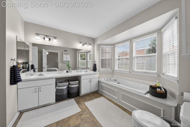 4554 Hunters Circle E, Canton Charter Township, MI 48188