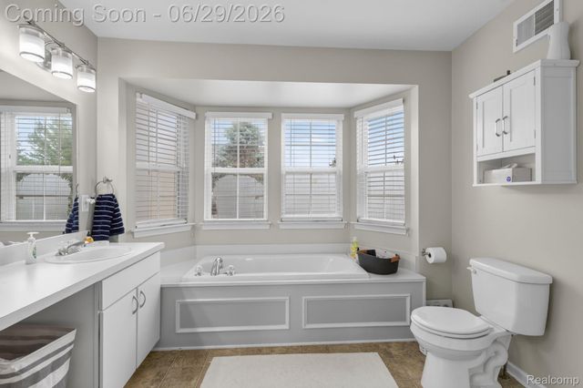 4554 Hunters Circle E, Canton Charter Township, MI 48188
