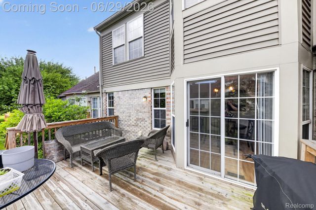 4554 Hunters Circle E, Canton Charter Township, MI 48188