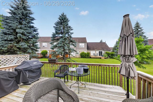 4554 Hunters Circle E, Canton Charter Township, MI 48188