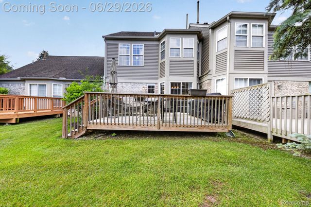 4554 Hunters Circle E, Canton Charter Township, MI 48188