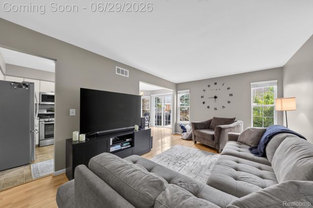4554 Hunters Circle E, Canton Charter Township, MI 48188