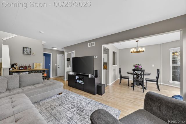 4554 Hunters Circle E, Canton Charter Township, MI 48188