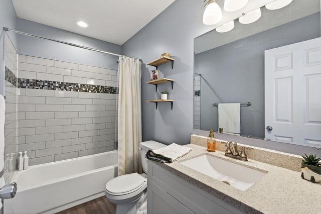 15661 Lexington Avenue NE, Andover, MN 55304