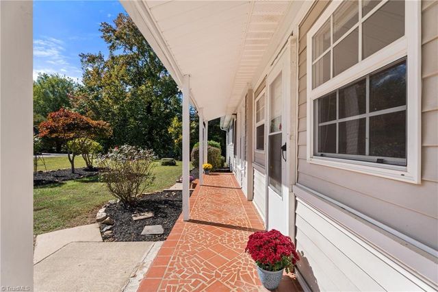 9225 Sahabi Road, Kernersville, NC 27284