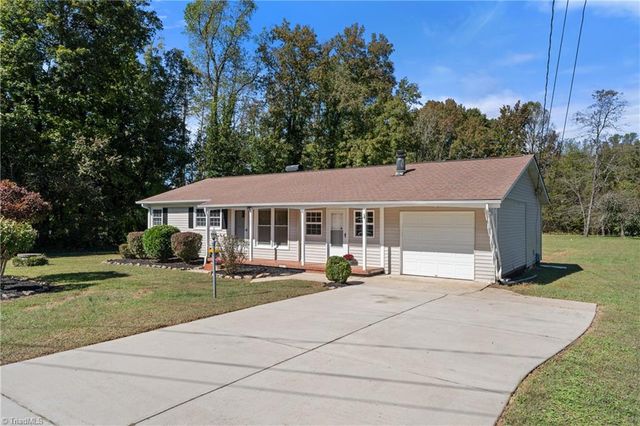 9225 Sahabi Road, Kernersville, NC 27284