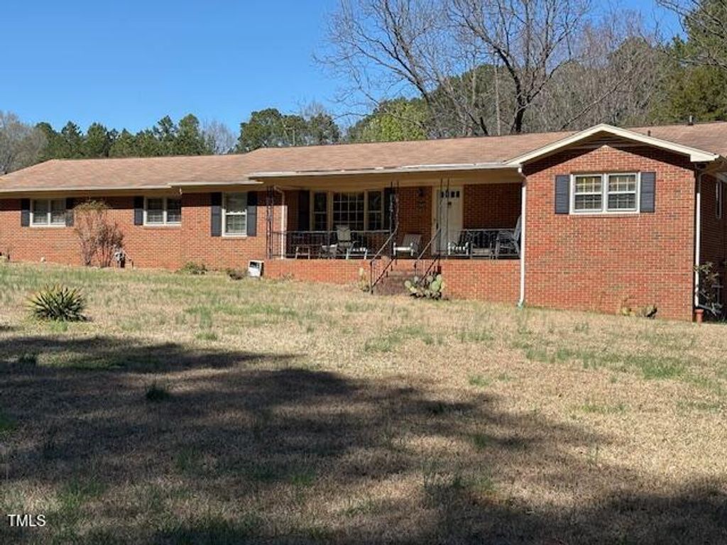 1802 Holiday Road, Sanford, NC 27330