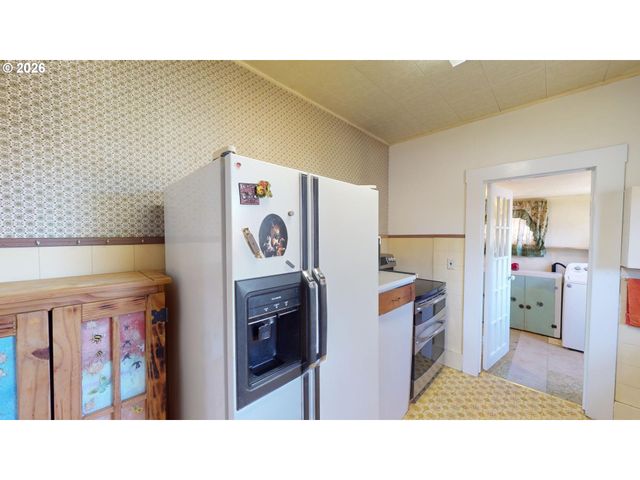 1299 41ST Ave, Sweet Home, OR 97386