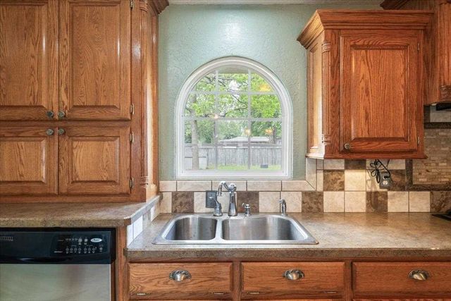 405 E Cole Ave., Fletcher, OK 73541