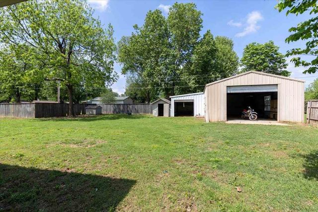 405 E Cole Ave., Fletcher, OK 73541