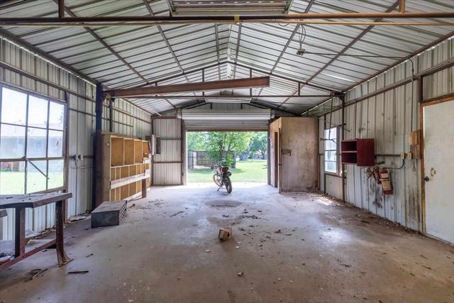 405 E Cole Ave., Fletcher, OK 73541