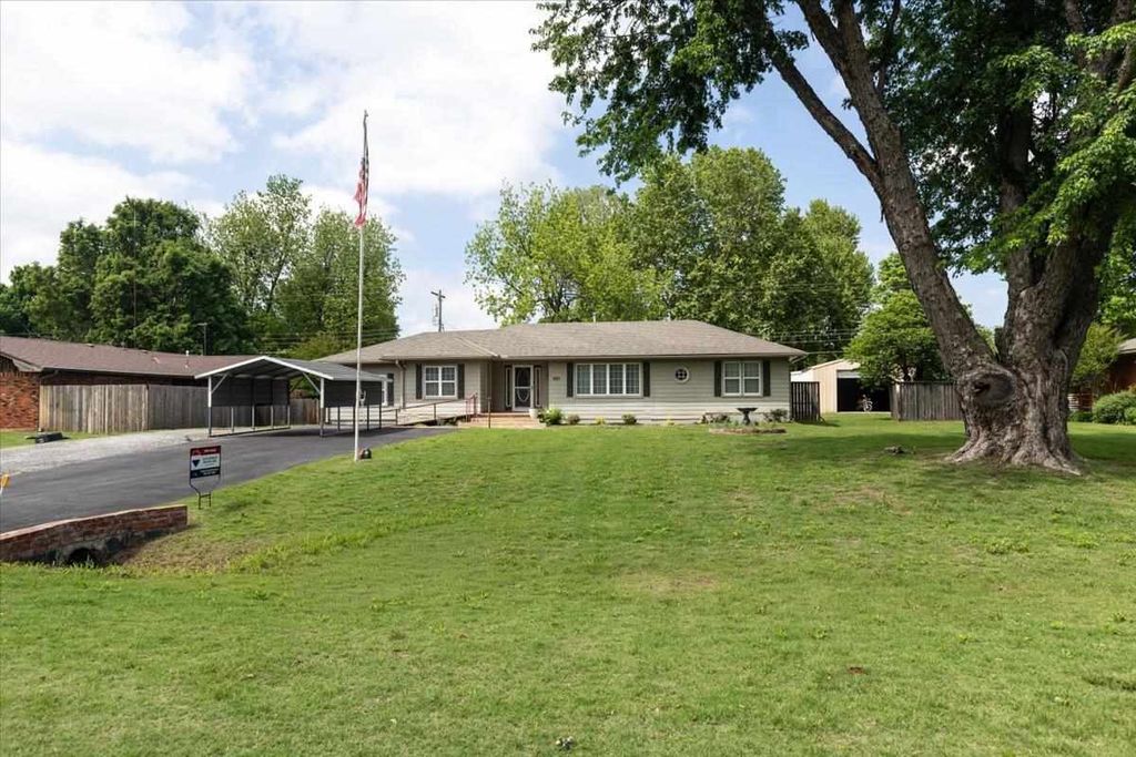 405 E Cole Ave., Fletcher, OK 73541