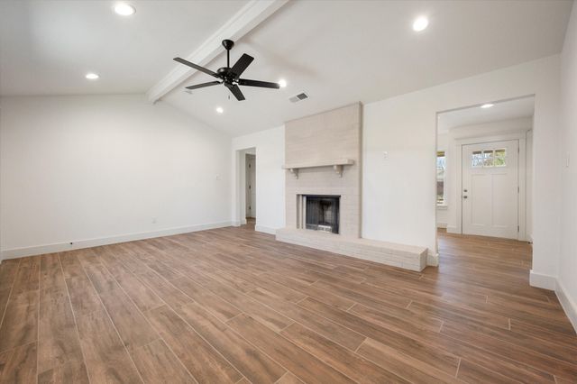 520 NW Charlyne Drive, Burleson, TX 76028