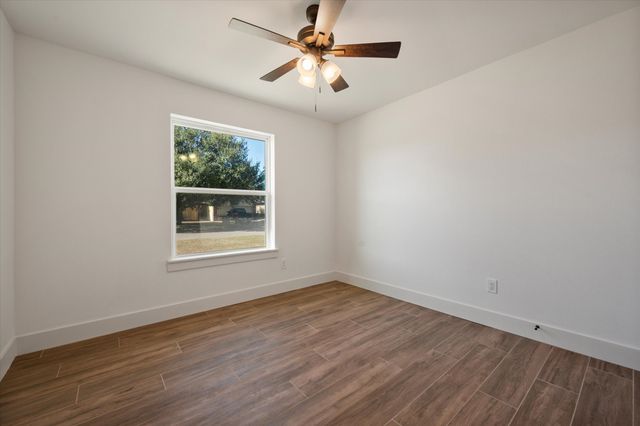 520 NW Charlyne Drive, Burleson, TX 76028