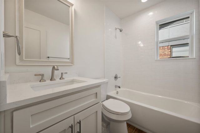 520 NW Charlyne Drive, Burleson, TX 76028