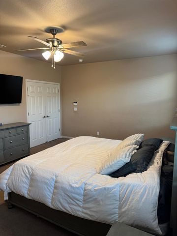 280 Finchwood Dr, Lathrop, CA 95330