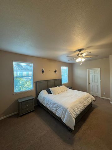 280 Finchwood Dr, Lathrop, CA 95330