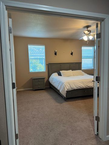 280 Finchwood Dr, Lathrop, CA 95330