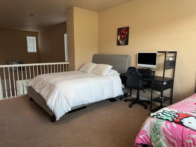 280 Finchwood Dr, Lathrop, CA 95330