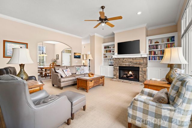 1410 Mountain Meadow Drive, Hendersonville, NC 28739