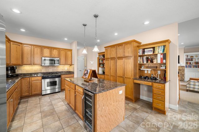 1410 Mountain Meadow Drive, Hendersonville, NC 28739