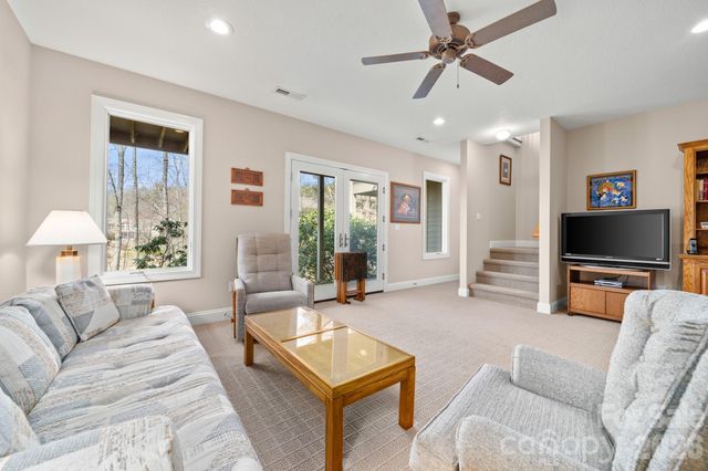 1410 Mountain Meadow Drive, Hendersonville, NC 28739