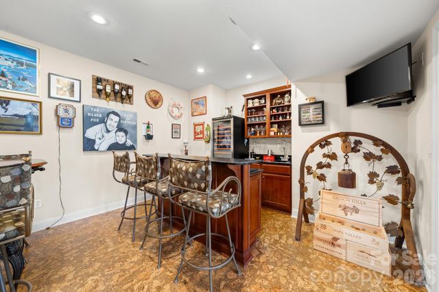 1410 Mountain Meadow Drive, Hendersonville, NC 28739