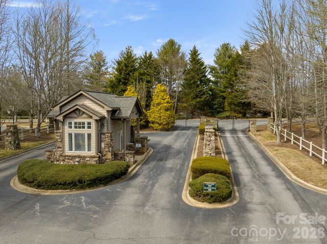 1410 Mountain Meadow Drive, Hendersonville, NC 28739