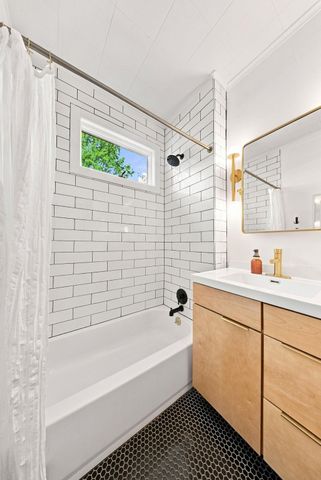 820 Vine Street, Hudson, WI 54016