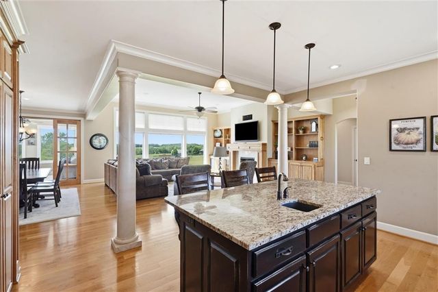21618 S State Route 291 Highway, Harrisonville, MO 64701
