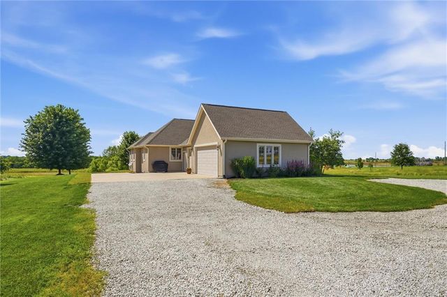 21618 S State Route 291 Highway, Harrisonville, MO 64701