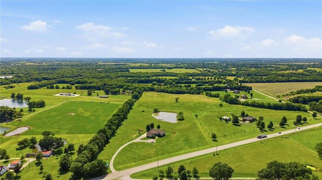 21618 S State Route 291 Highway, Harrisonville, MO 64701
