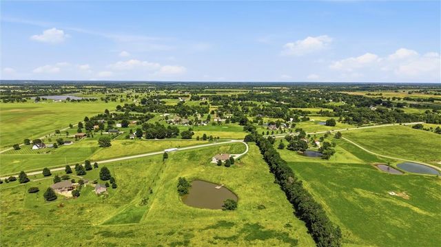 21618 S State Route 291 Highway, Harrisonville, MO 64701